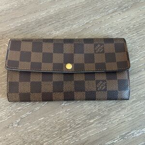 Authentic Louis Vuitton Damier Ebene Sarah Wallet